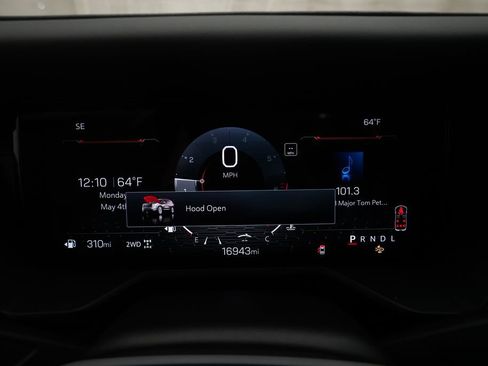 Used 2024 GMC Acadia AT4 AWD/4WD image 2