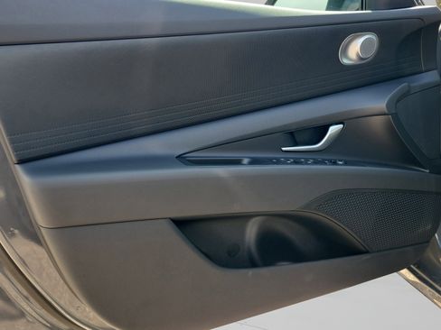 New 2025 Hyundai Elantra Blue image 5