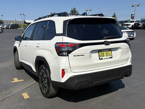 Used 2025 Subaru Forester Premium AWD/4WD image 8