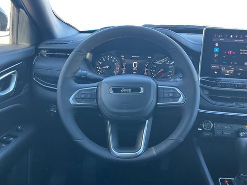 New 2026 Jeep Compass Latitude image 21