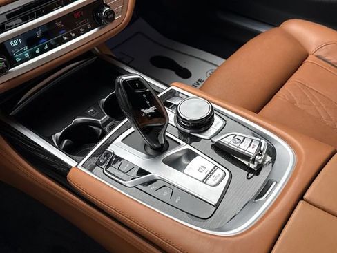 Used 2020 BMW 750i xDrive w/ Executive Package AWD/4WD image 40