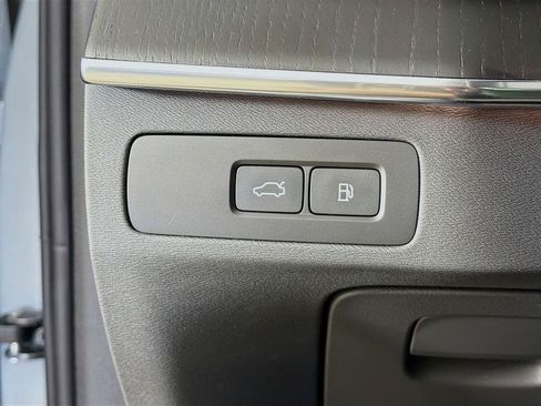 Certified 2024 Volvo XC90 T8 Ultimate w/ Protection Package Premier AWD/4WD image 10