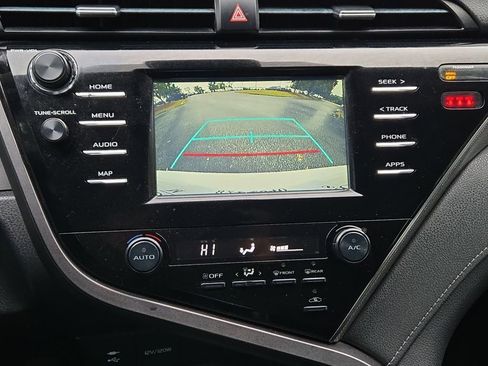 Used 2019 Toyota Camry SE image 23
