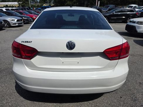 Used 2013 Volkswagen Passat 2.5 S FWD image 6