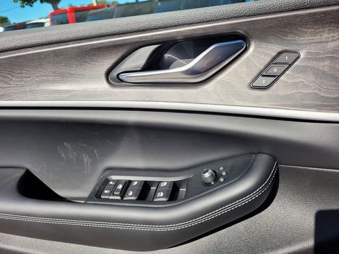 New 2025 Jeep Grand Cherokee L Limited w/ Black Appearance Package image 22