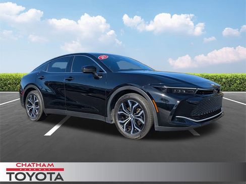 Used 2023 Toyota Crown Limited image 1