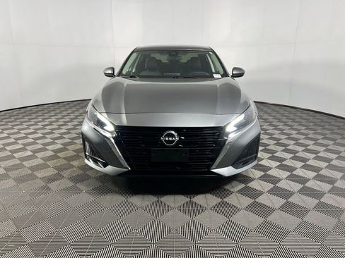 Used 2023 Nissan Altima 2.5 SV image 11