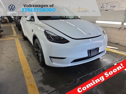 Used 2023 Tesla Model Y Long Range image 1