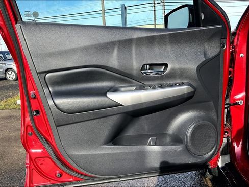 Used 2020 Nissan Kicks SR w/ SR Premium Package image 23