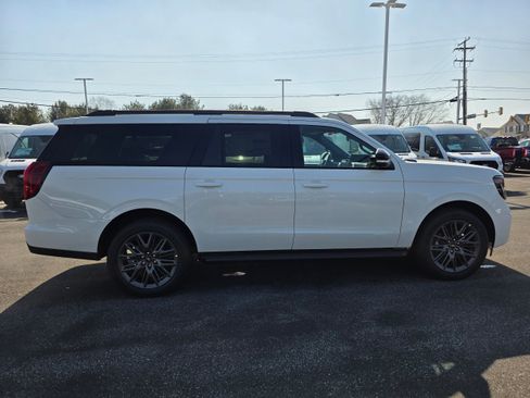 New 2026 Ford Expedition Max Platinum w/ Stealth Appearance Package image 6