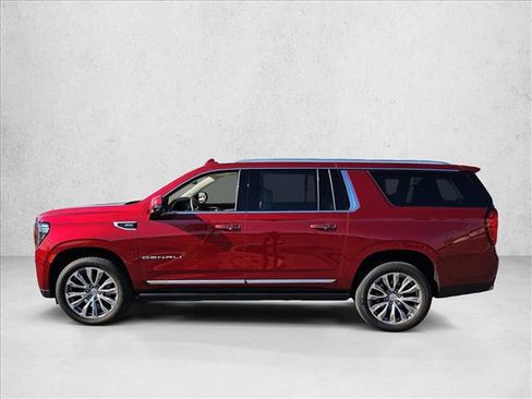 Used 2021 GMC Yukon XL Denali w/ Denali Premium Package AWD/4WD image 9