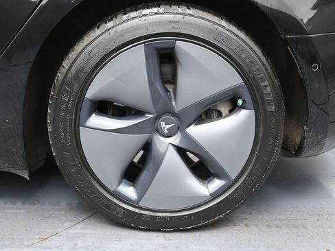 Used 2018 Tesla Model 3 Long Range image 11