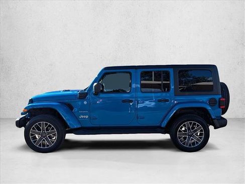 Used 2023 Jeep Wrangler Unlimited Sahara w/ Cold Weather Group AWD/4WD image 9
