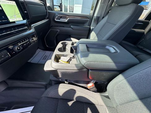 Used 2025 Chevrolet Silverado 2500 LT w/ Convenience Package image 21