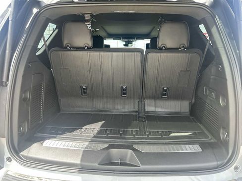 Used 2025 GMC Yukon Denali Ultimate AWD/4WD image 27