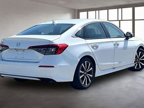 Used 2022 Honda Civic EX image 3