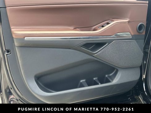 New 2026 Lincoln Navigator L Reserve AWD/4WD image 10