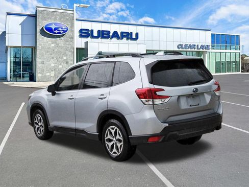 Used 2020 Subaru Forester Premium AWD/4WD image 4