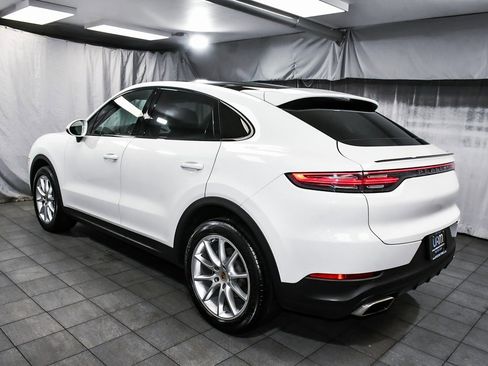 Used 2022 Porsche Cayenne Coupe image 4
