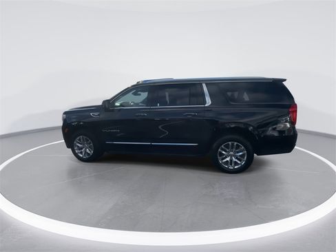 Used 2022 GMC Yukon XL SLT w/ SLT Premium Package image 8