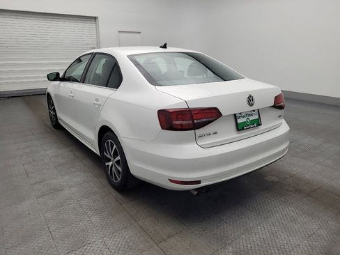 Used 2017 Volkswagen Jetta SE FWD image 5