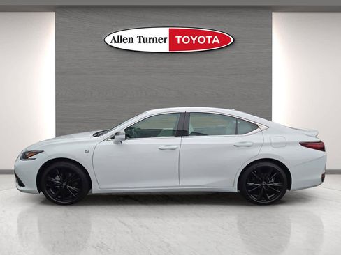 Used 2024 Lexus ES 300h F Sport image 9