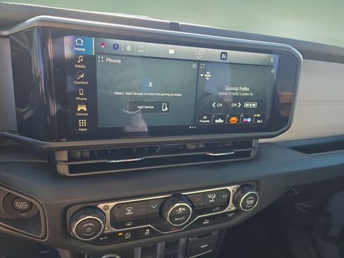 Used 2024 Jeep Wrangler Willys image 22