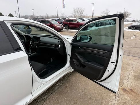 Used 2019 Honda Accord LX image 25