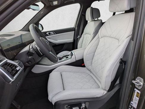 New 2026 BMW X5 xDrive40i w/ M Sport Package image 4