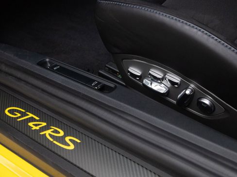 Certified 2024 Porsche 718 Cayman GT4 RS w/ Weissach Package RWD image 21