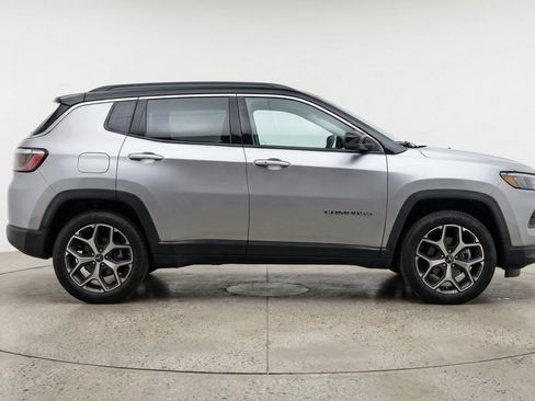 Used 2025 Jeep Compass Limited AWD/4WD image 11