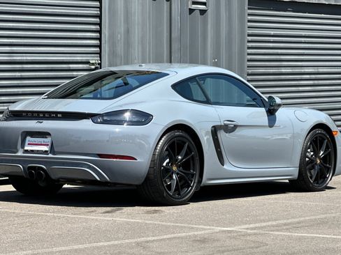 Used 2025 Porsche 718 Cayman RWD image 8