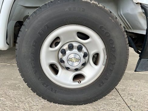 Used 2021 Chevrolet Express 2500 Extended w/ Driver Convenience Package image 13