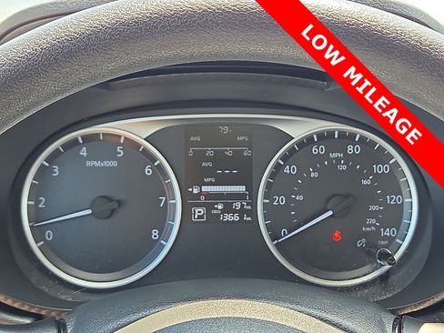 Used 2025 Nissan Versa S w/ Trunk Package FWD image 23