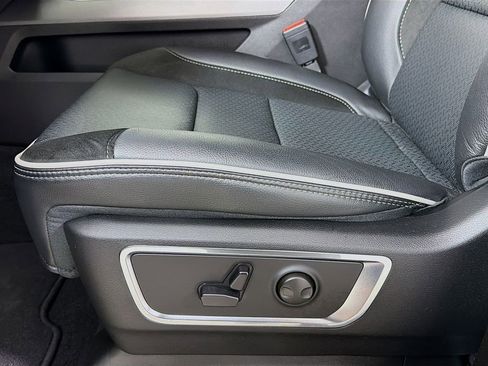 Used 2026 RAM 1500 Laramie w/ Laramie Southwest Edition image 21