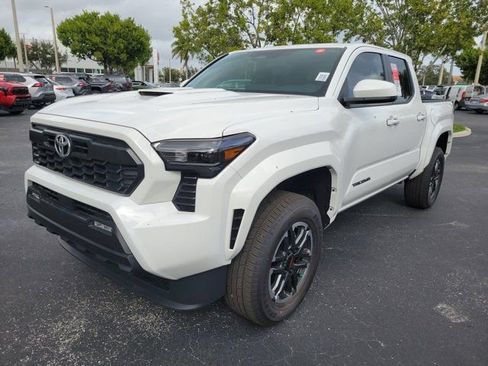 New 2025 Toyota Tacoma TRD Sport image 2