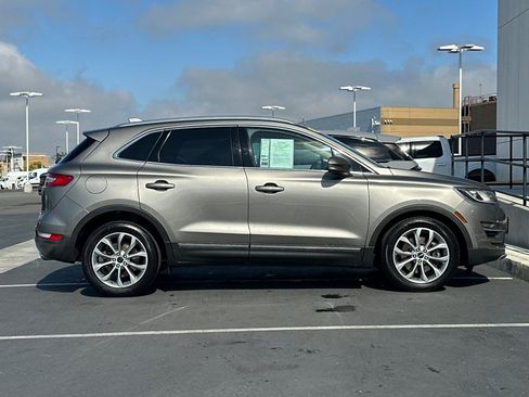 Used 2016 Lincoln MKC Select w/ Select Plus Package FWD image 2
