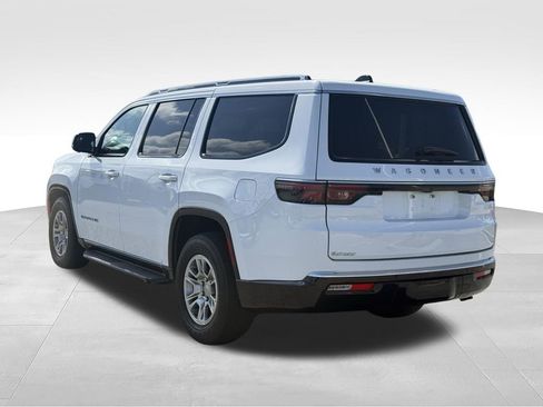 Used 2024 Jeep Wagoneer 4WD image 3
