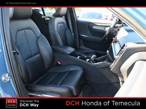 Used 2023 Volvo XC40 B4 Ultimate image 21