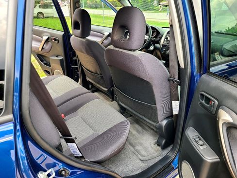 Used 2004 Toyota RAV4 2WD image 13