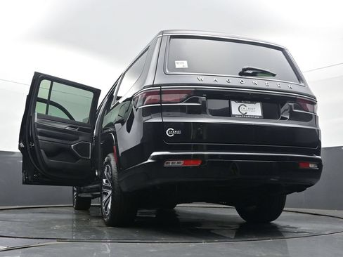 Used 2025 Jeep Wagoneer 4WD image 67