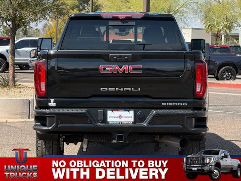 Used 2021 GMC Sierra 2500 Denali w/ Denali Black Diamond Edition image 6