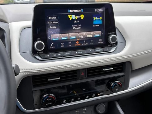 Certified 2025 Nissan Rogue SV image 12