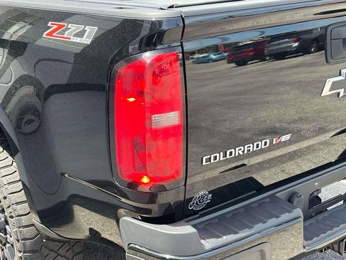 Used 2017 Chevrolet Colorado Z71 AWD/4WD image 10