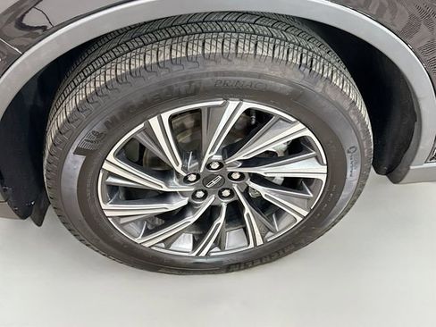 Used 2025 Lincoln Aviator AWD image 33