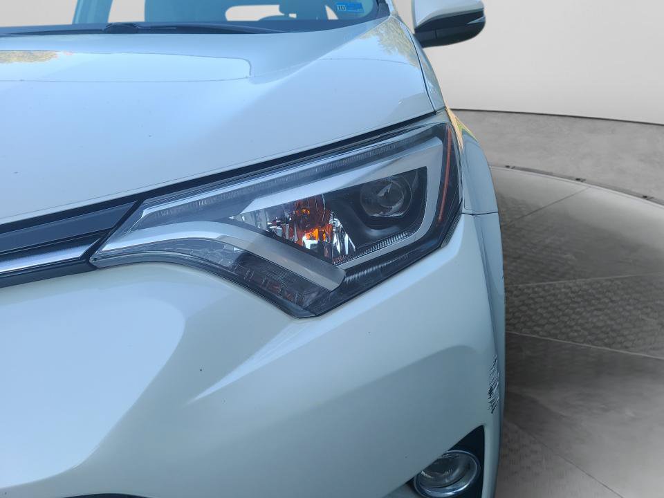 Used 2018 Toyota RAV4 Limited w/ Advanced Technology Package AWD/4WD image 30
