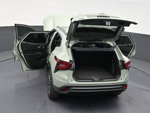 Used 2024 Chevrolet Trax RS w/ Sunroof Package image 32