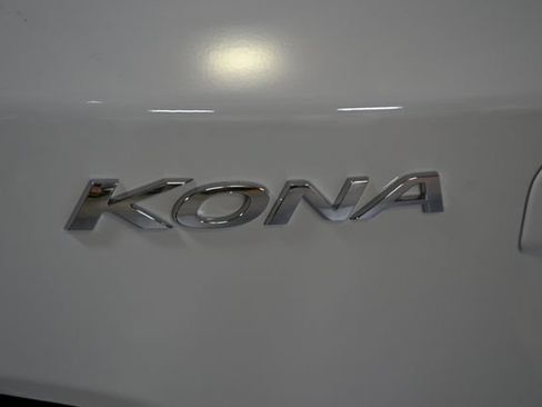 Used 2023 Hyundai Kona Limited w/ Cargo Package FWD image 12