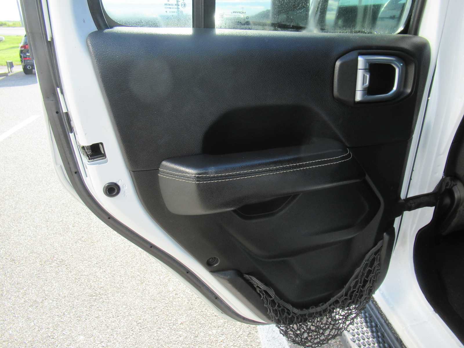 Used 2022 Jeep Wrangler Unlimited Sahara w/ Cold Weather Group AWD/4WD image 13
