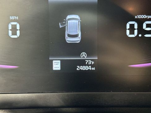 Used 2024 Kia Sportage LX image 19